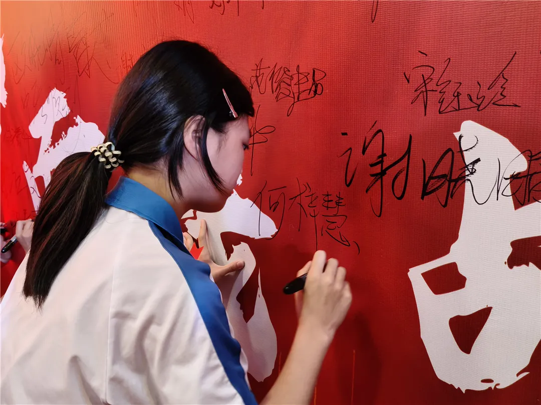 百日砺剑战中考 鼎中少年耀锋芒——我校2026届中考百日冲刺激励大会隆重举行 第41张