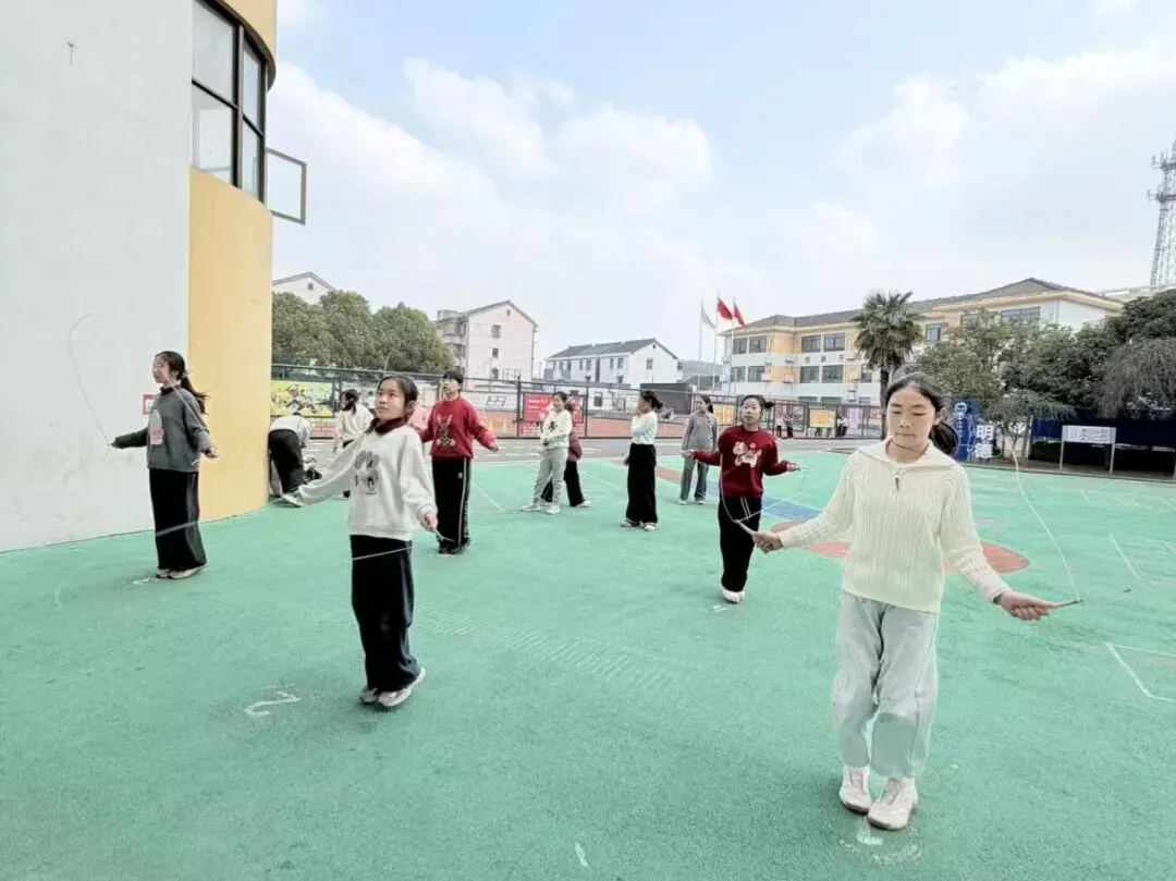 小越街道中心小学开展五年级体质健康模拟测试 第17张