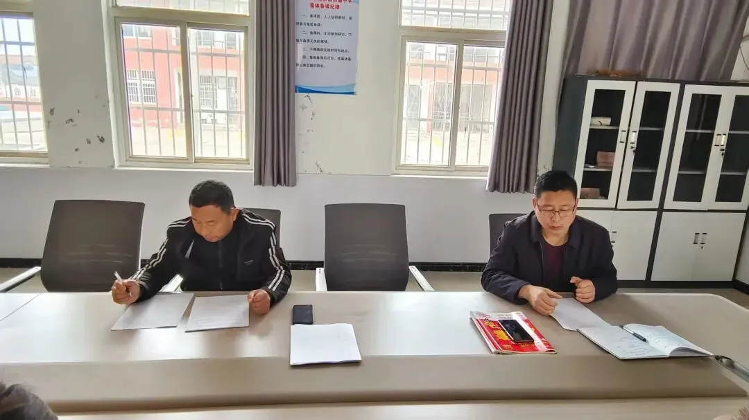 东明县菜园集镇初级中学召开初三年级中考研讨会 第7张