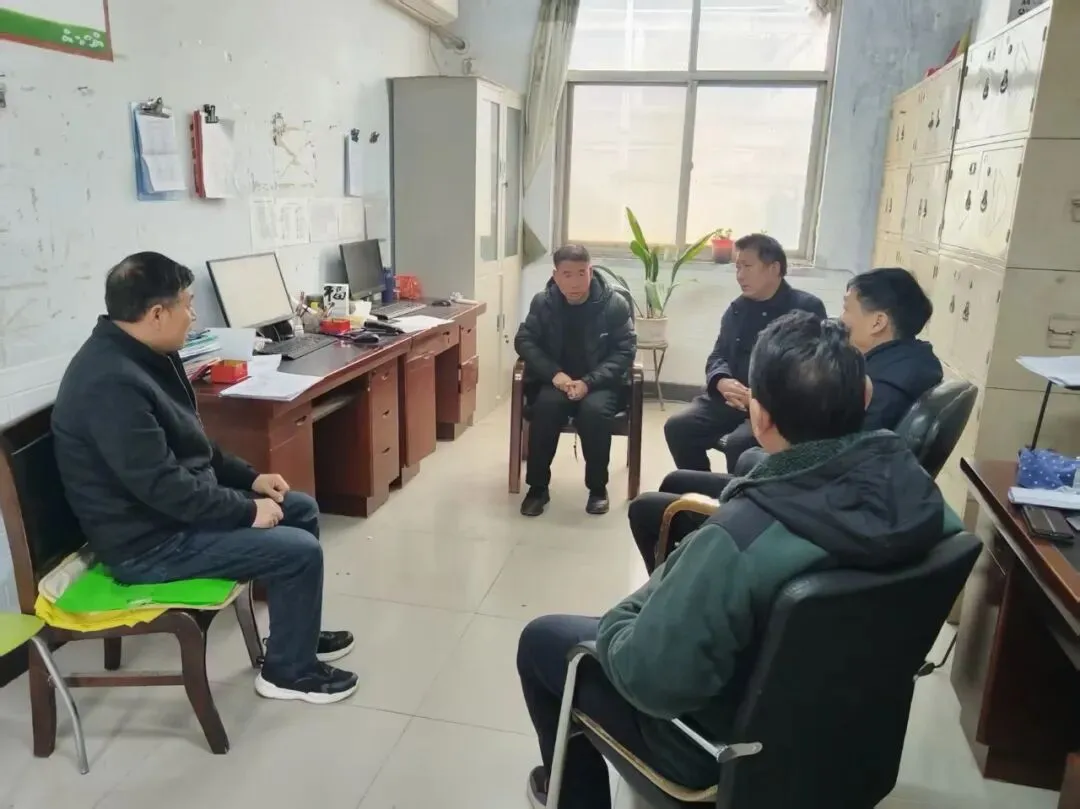 精准调研明方向 凝心聚力备中考——陕州区教师发展中心赴区二中调研九年级毕业班教学工作 第4张