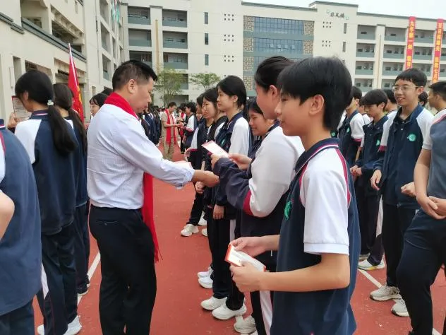 拼搏百日,圆梦七月——草堂中学中考百日冲刺誓师大会圆满举行 第25张