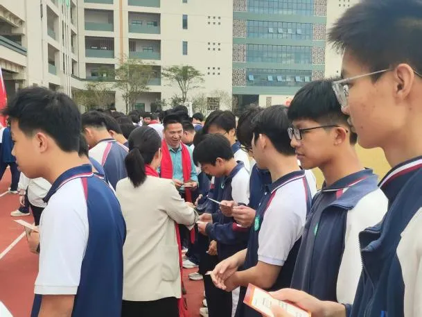 拼搏百日,圆梦七月——草堂中学中考百日冲刺誓师大会圆满举行 第26张