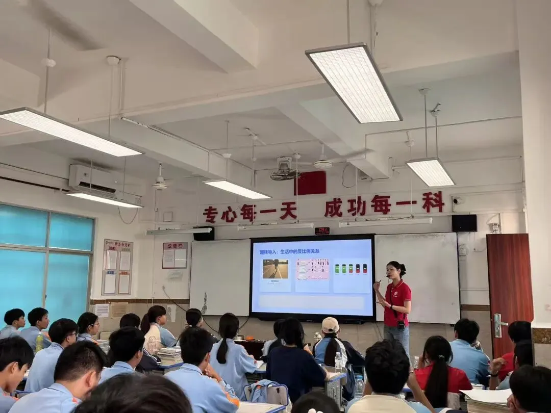 西南联动凝智慧,港务研思促中考丨西南中学教育集团2026年中考备考研讨活动(港务中学站)圆满举行 第22张