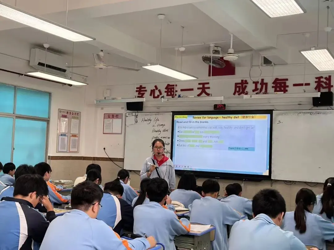 西南联动凝智慧,港务研思促中考丨西南中学教育集团2026年中考备考研讨活动(港务中学站)圆满举行 第28张