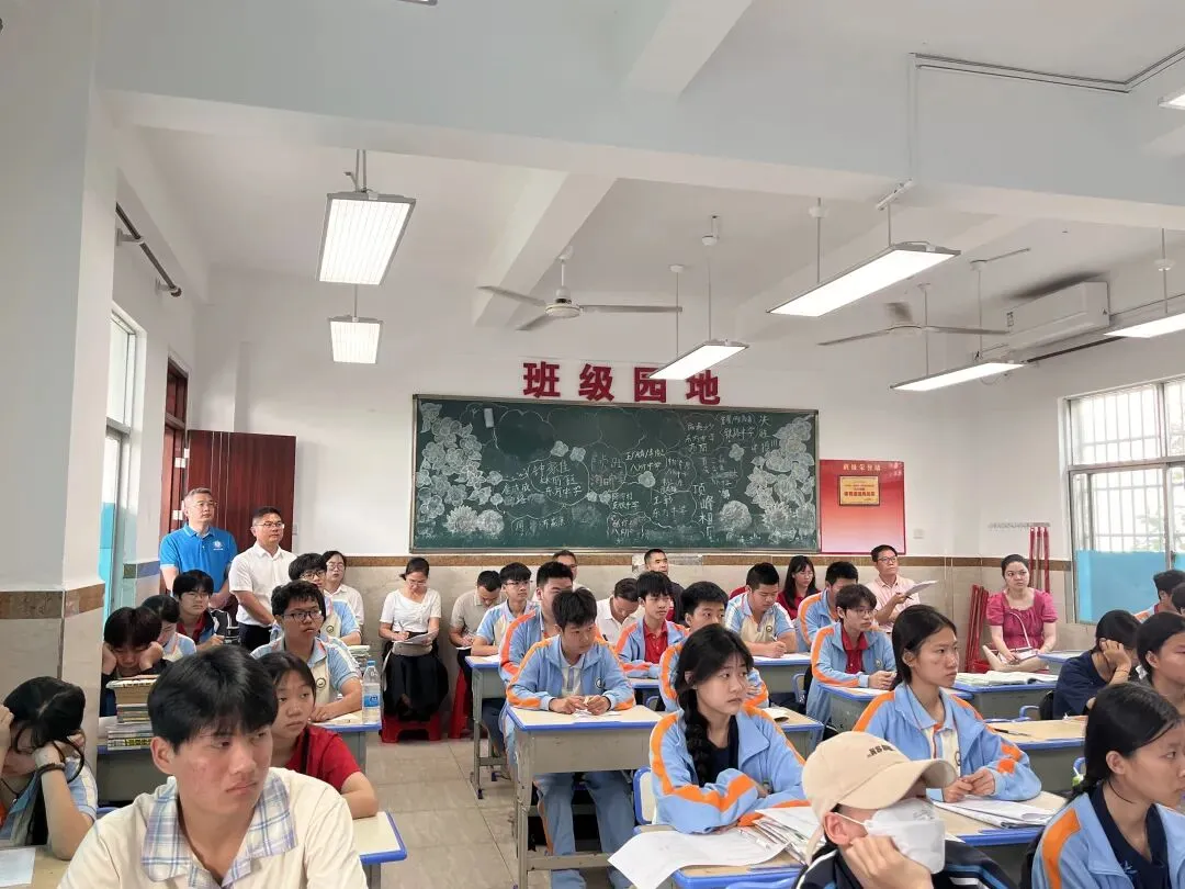 西南联动凝智慧,港务研思促中考丨西南中学教育集团2026年中考备考研讨活动(港务中学站)圆满举行 第42张