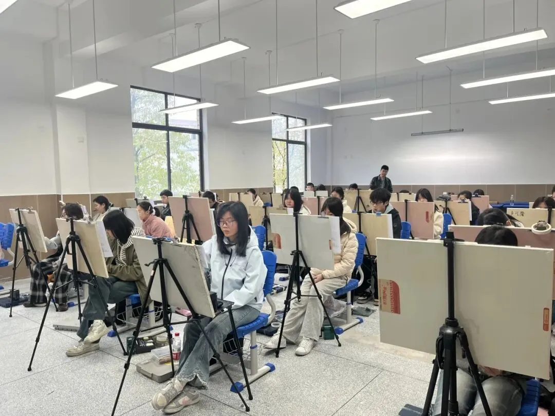 株洲市首届美术中考模拟考试圆满举行,近400名初三学子实战练兵! 第24张