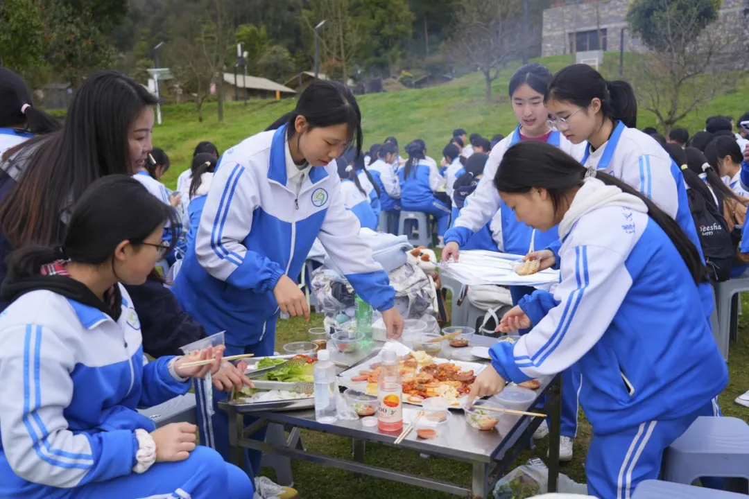 中考真题!2017-2025年中考(全科)语文、英语、数学试卷真题及答案汇总下载!3.24 第26张