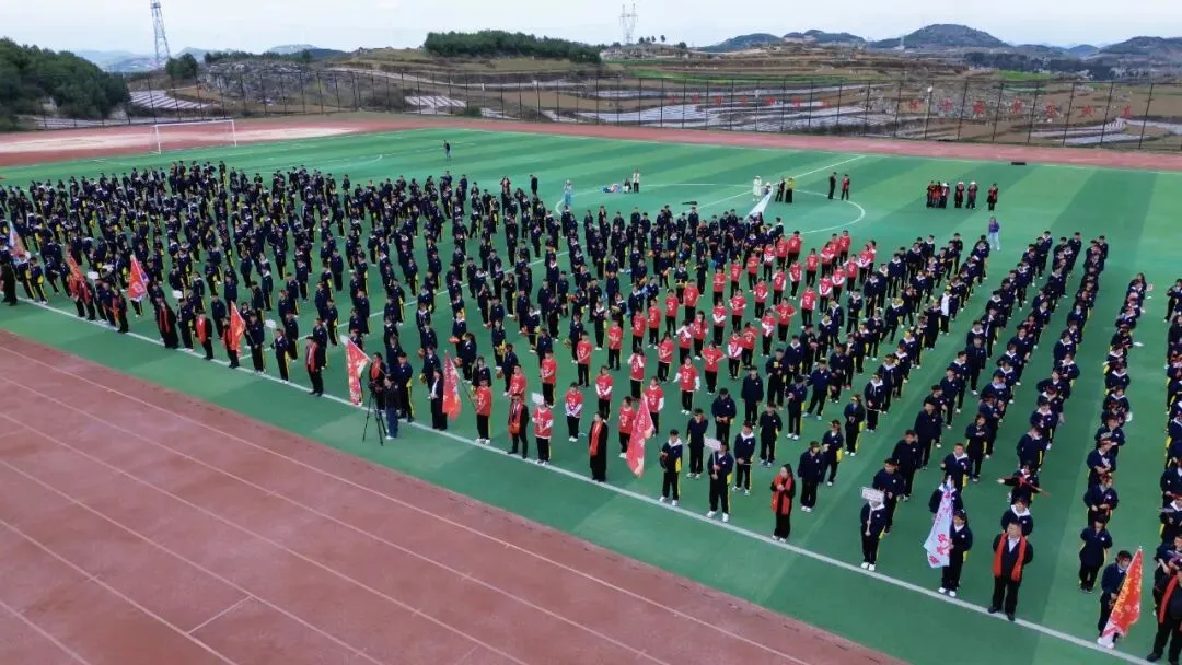 “点燃激情·赢在中考”冲刺中考誓师大会 第5张