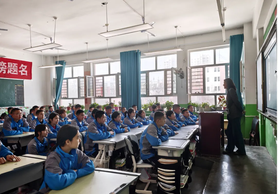 以坚持之力,赴中考之约——九年级开展“相信坚持的力量”主题班会示范课活动 第2张