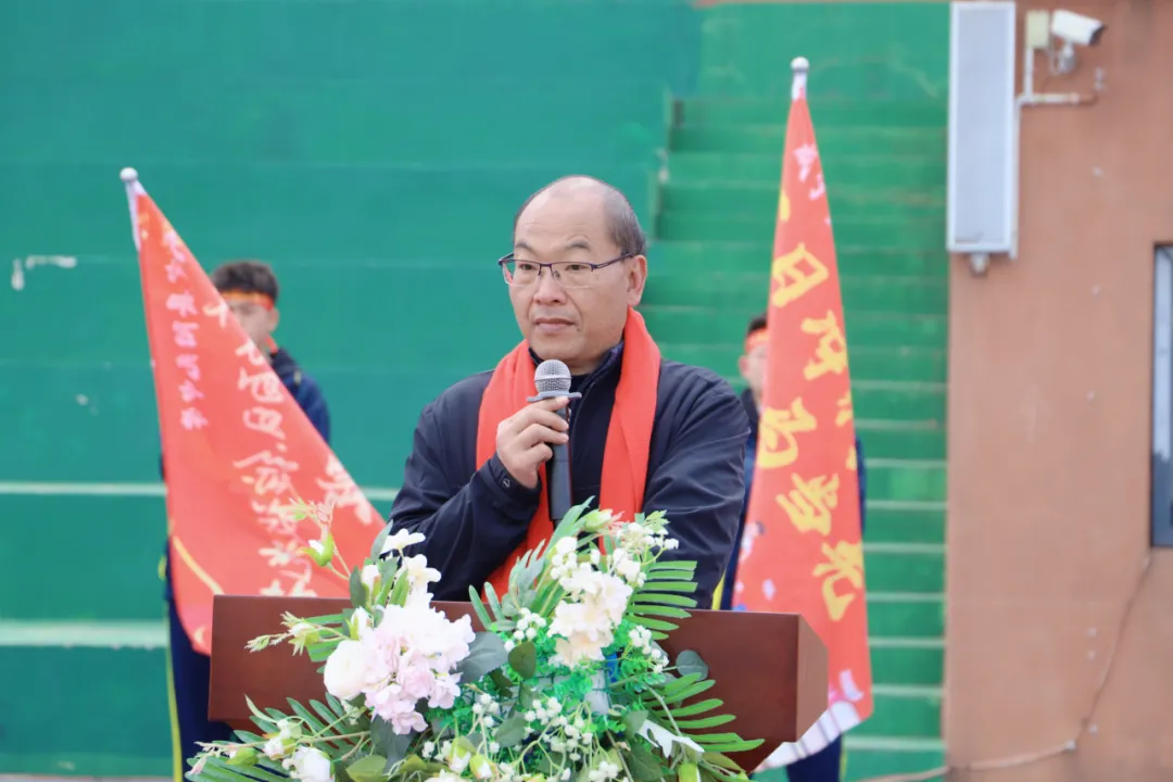 “点燃激情·赢在中考”冲刺中考誓师大会 第7张