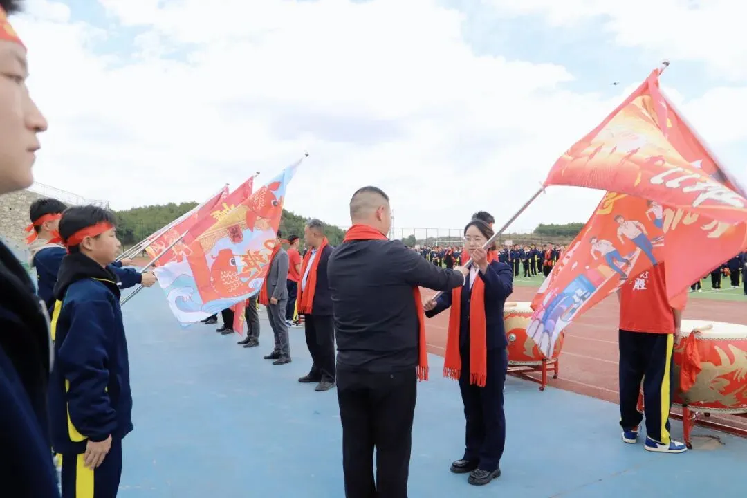 “点燃激情·赢在中考”冲刺中考誓师大会 第8张