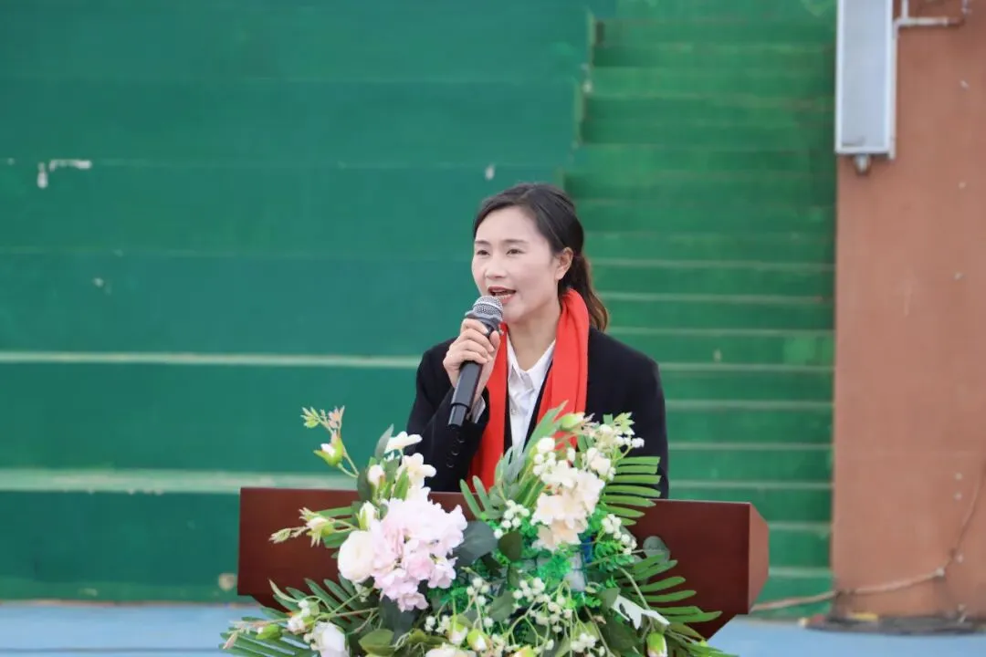 “点燃激情·赢在中考”冲刺中考誓师大会 第15张