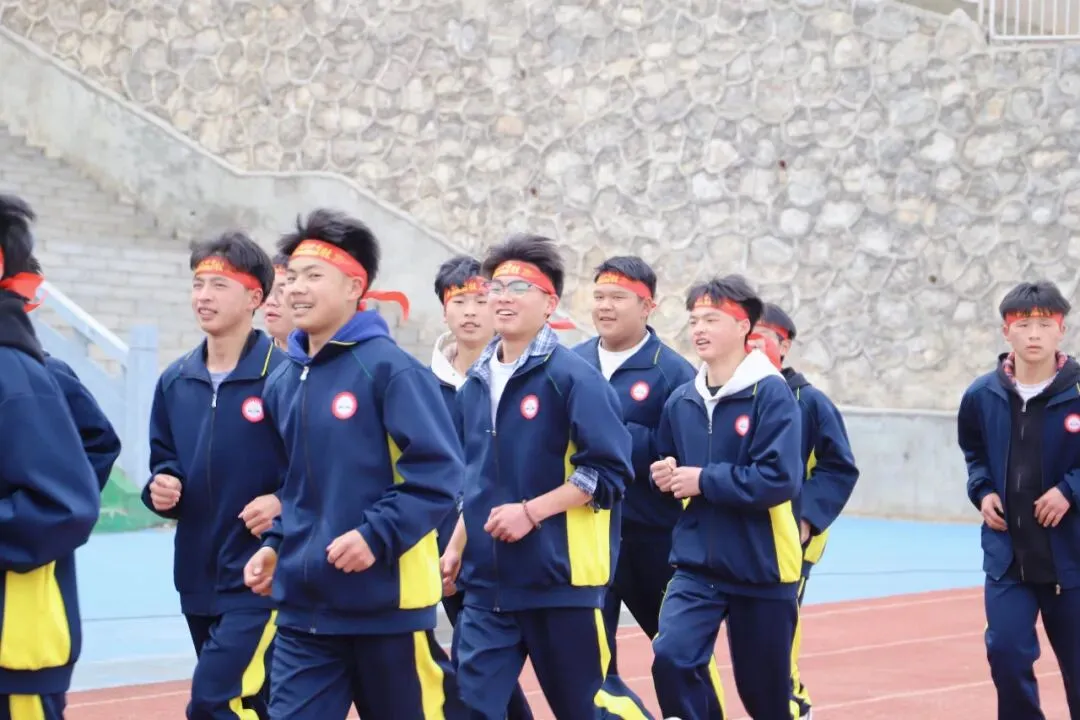 “点燃激情·赢在中考”冲刺中考誓师大会 第39张