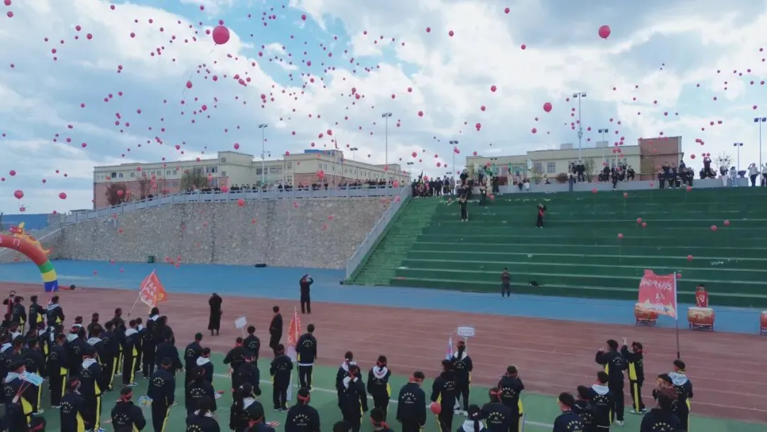 “点燃激情·赢在中考”冲刺中考誓师大会 第48张