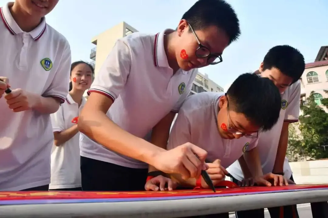 握笔百日书凌云壮志,扬帆中考启锦绣新程——2026届中考百日冲刺誓师大会圆满举行 第25张