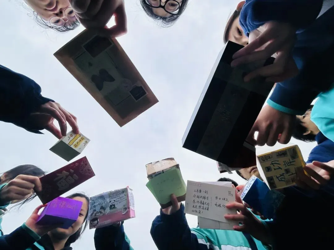 盲盒传情,助力中考——我校举行八、九年级中考祝福活动 第34张