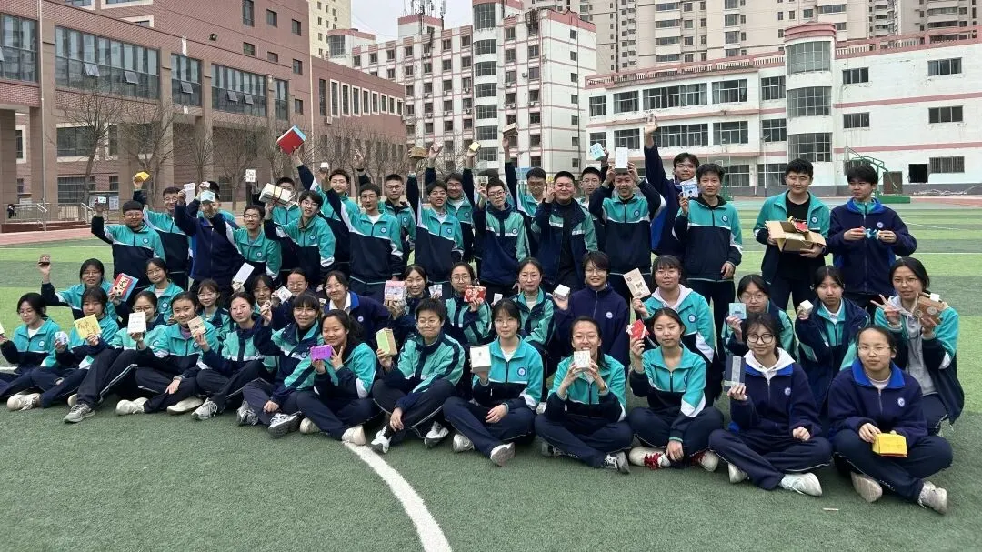 盲盒传情,助力中考——我校举行八、九年级中考祝福活动 第37张