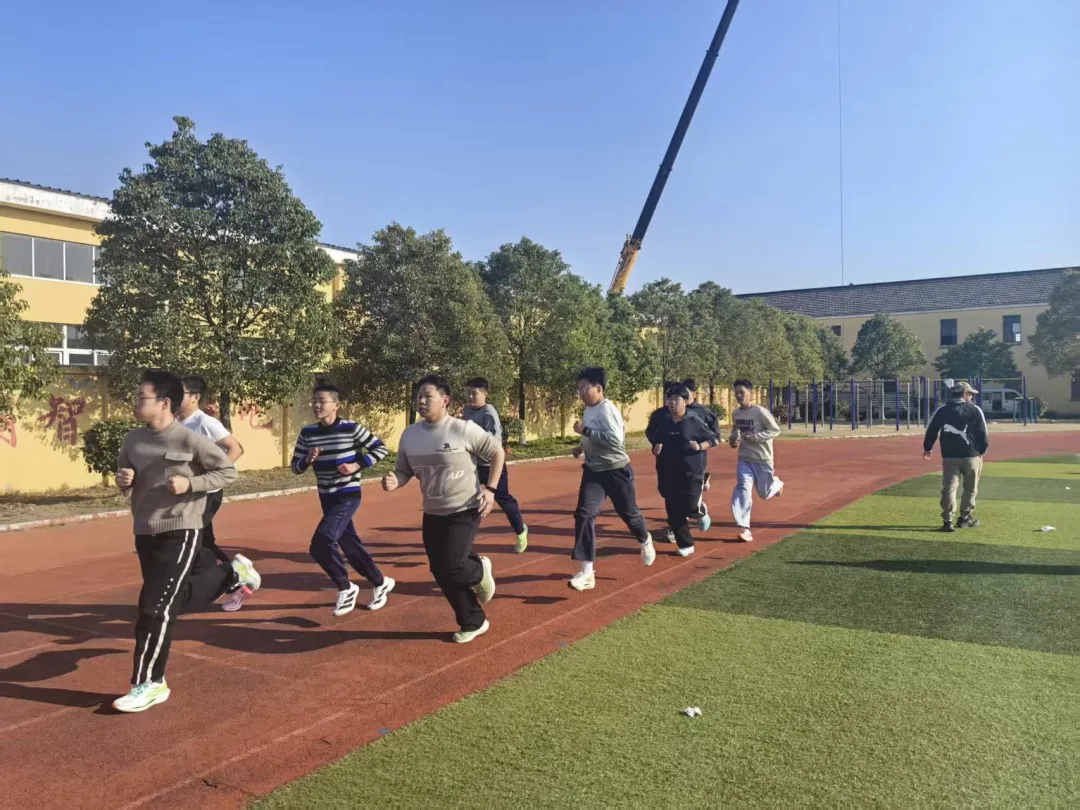 模拟测试砺精兵,全力冲刺迎中考——乐吾学校开展中考体育最后一次测试 第2张 模拟测试砺精兵,全力冲刺迎中考——乐吾学校开展中考体育最后一次测试 第2张