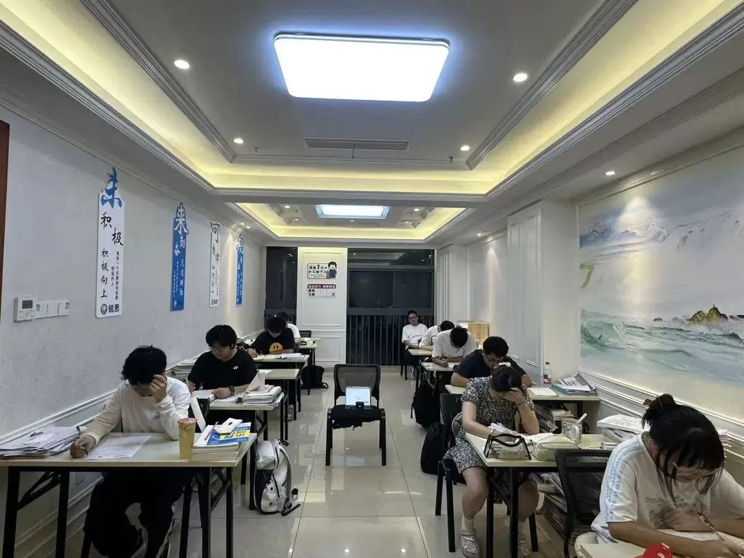 2026年上海徐汇区初三中考冲刺全日制辅导班推荐_家门口附近的辅导班,高效提分_点击查看附近500米的校区... 第6张