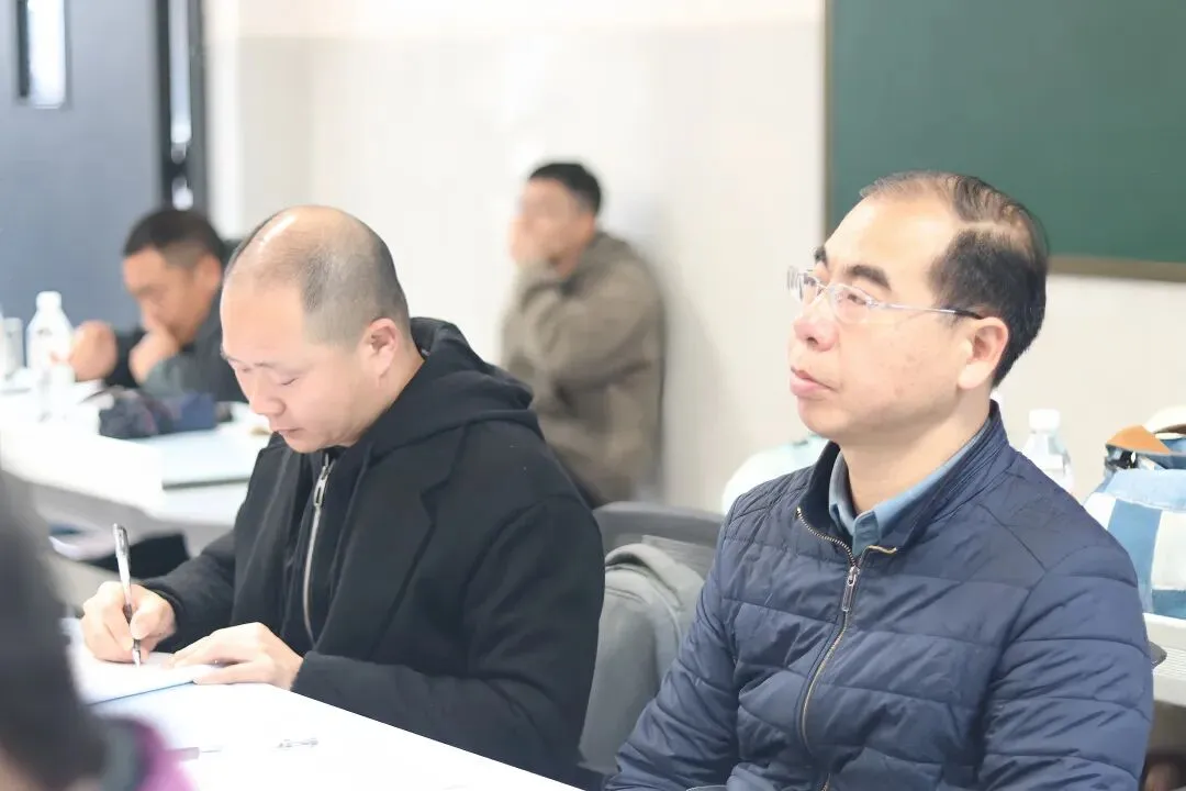 研思共进备中考 聚力提质启新程——2026年湘潭市区大中小一体化联合教研暨雨湖区研讨会在九华江声中学开启 第26张