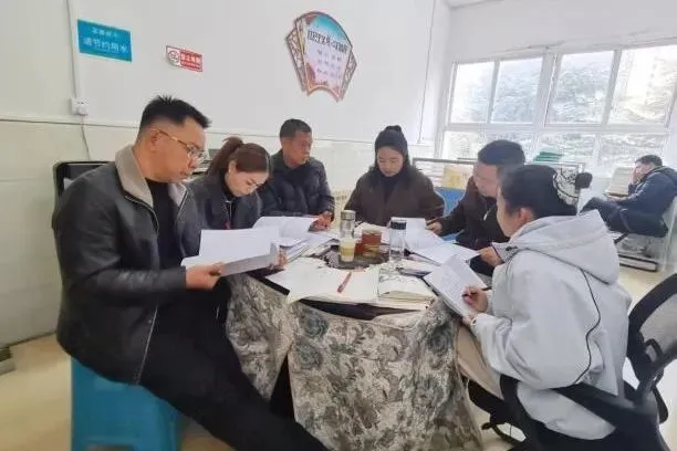 聚焦真题深研细究 精准把脉科学备考——毕节三中(长水教育集团毕节三中)开展中考试题专项研究活动 第8张