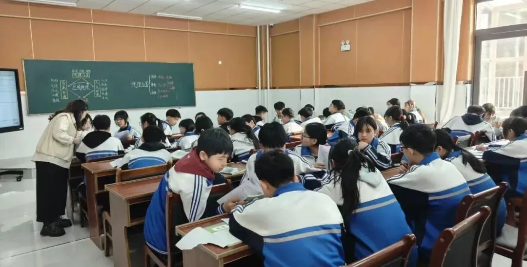 聚焦地理中考备考 同课异构研思致远——2026年奈曼旗初中地理学业水平考试思维训练观摩研讨会圆满举行 第7张