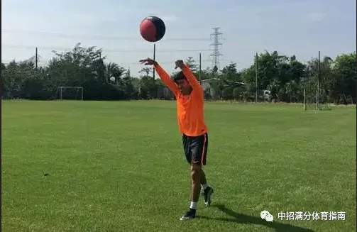 中考实心球投掷没有高度?试试这几种方法! 第10张