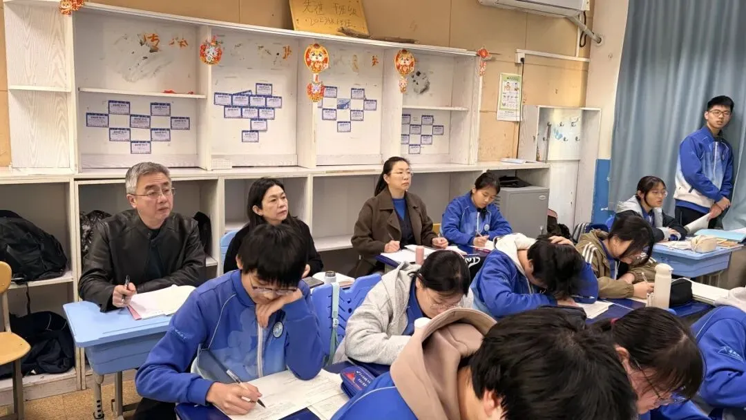 精准把脉中考备考 全面引领质量提升——市南区教育研究中心深入学校开展专项调研 第6张