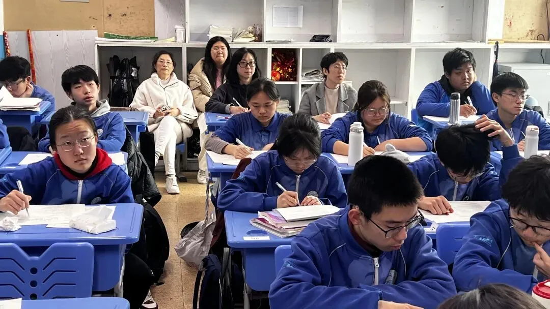 精准把脉中考备考 全面引领质量提升——市南区教育研究中心深入学校开展专项调研 第7张