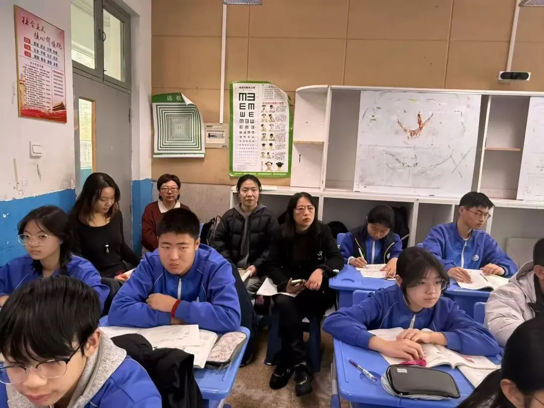 精准把脉中考备考 全面引领质量提升——市南区教育研究中心深入学校开展专项调研 第8张