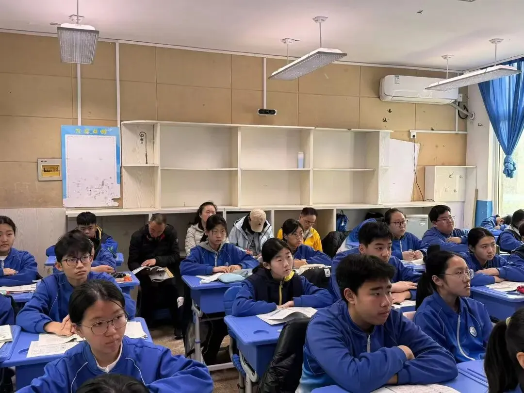 精准把脉中考备考 全面引领质量提升——市南区教育研究中心深入学校开展专项调研 第10张