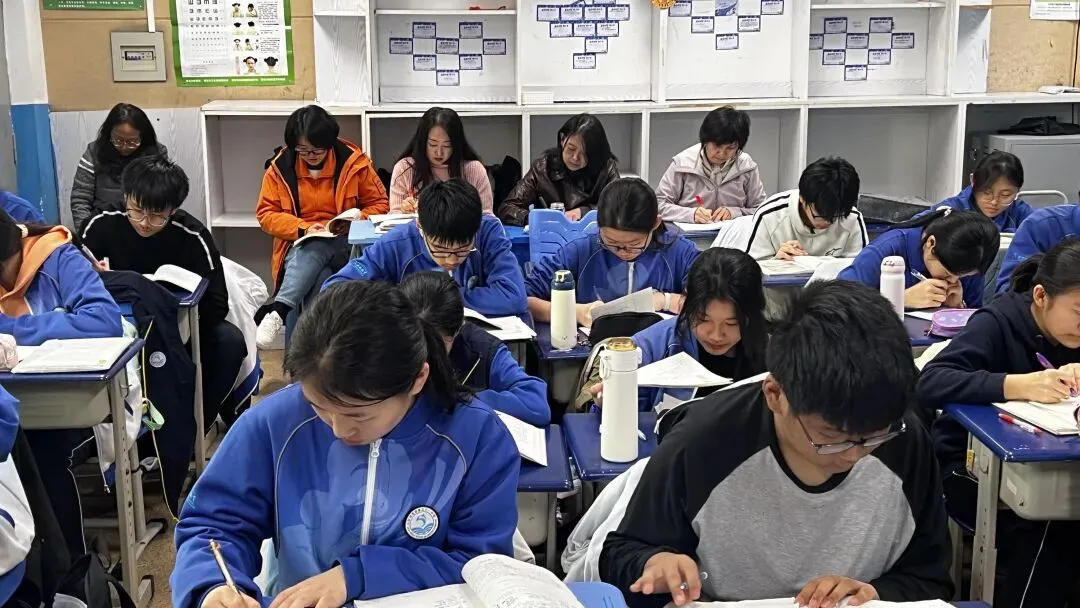 精准把脉中考备考 全面引领质量提升——市南区教育研究中心深入学校开展专项调研 第15张