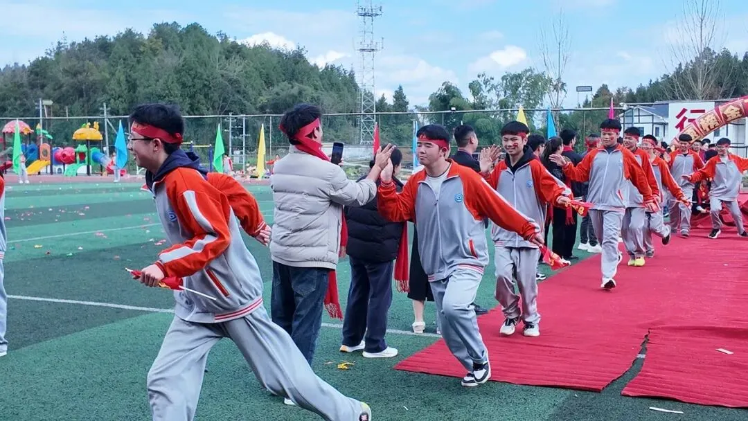 百日砺剑,逐梦中考|湄潭县建国学校中考百日誓师大会圆满举行 第60张 百日砺剑,逐梦中考|湄潭县建国学校中考百日誓师大会圆满举行 第60张