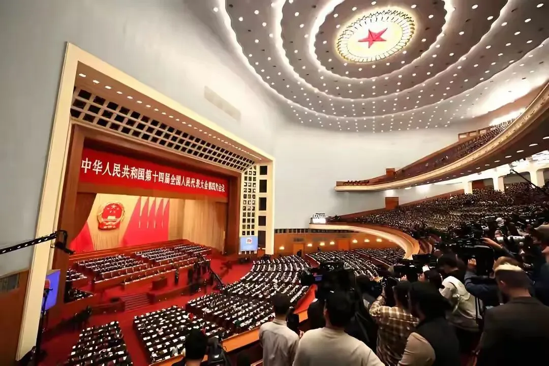 2026中考,你的“饭碗”从哪里来?张雪峰用最后的警告,道破了初中最残酷的真相 第2张 2026中考,你的“饭碗”从哪里来?张雪峰用最后的警告,道破了初中最残酷的真相 第2张