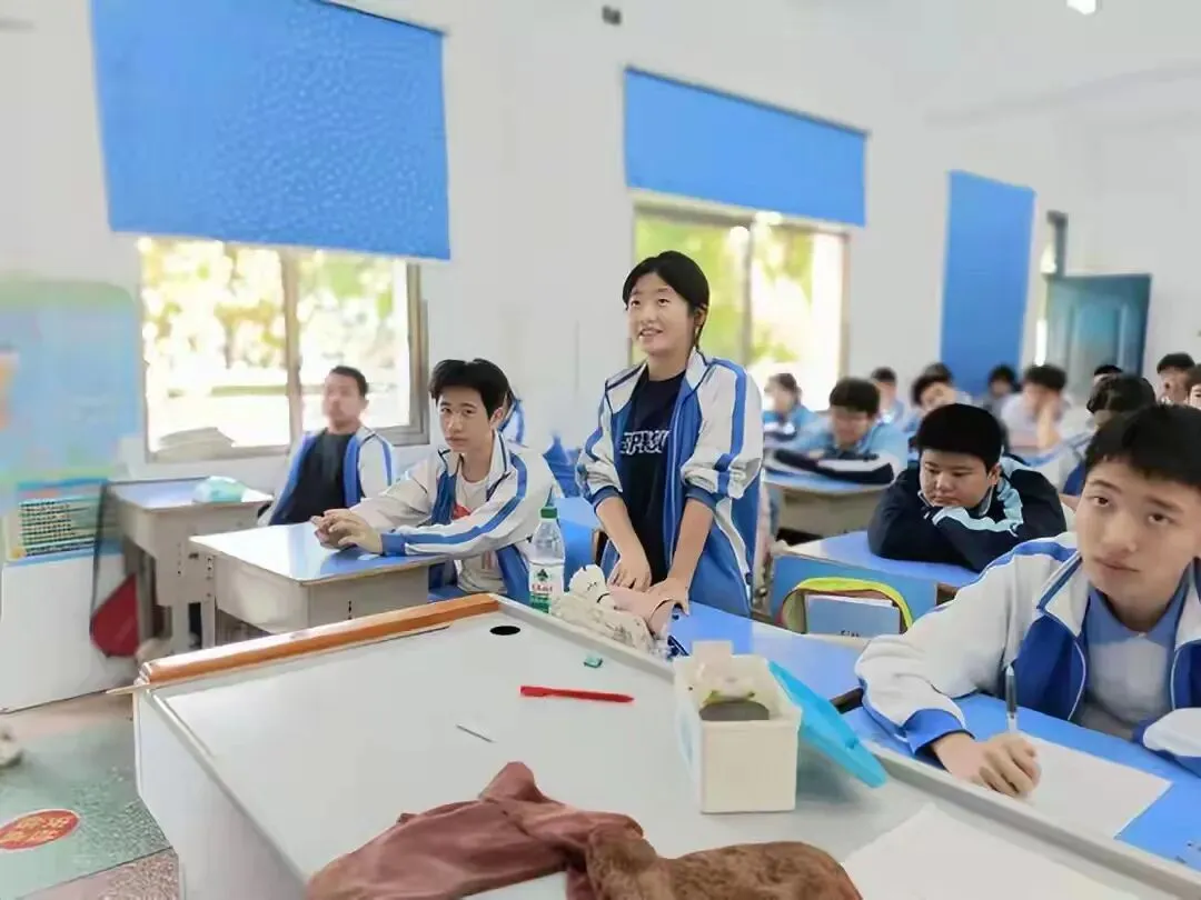 2026中考,你的“饭碗”从哪里来?张雪峰用最后的警告,道破了初中最残酷的真相 第5张 2026中考,你的“饭碗”从哪里来?张雪峰用最后的警告,道破了初中最残酷的真相 第5张