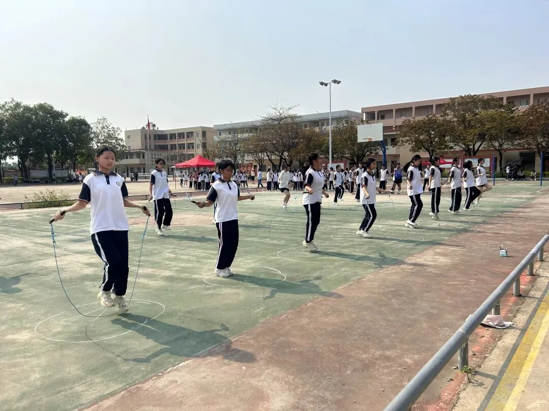 模拟砺精兵,体考创佳绩——内湖中学九年级体育模拟考试圆满落幕 第11张