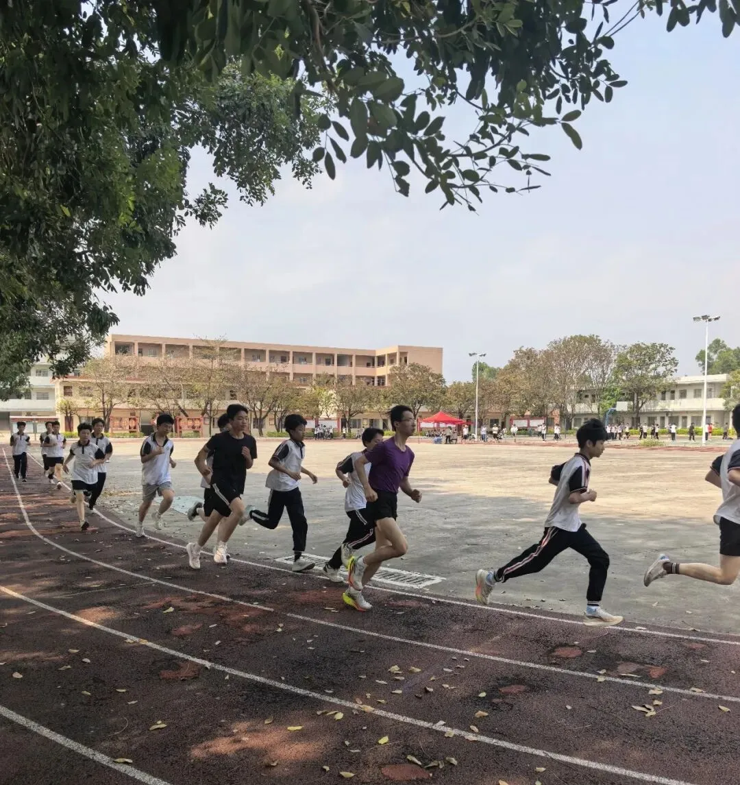 模拟砺精兵,体考创佳绩——内湖中学九年级体育模拟考试圆满落幕 第13张