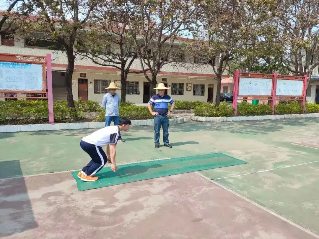 模拟砺精兵,体考创佳绩——内湖中学九年级体育模拟考试圆满落幕 第14张