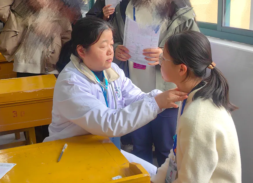 健康护航,逐梦中考 ——市七院为建新中学初三学生开展健康体检 第3张