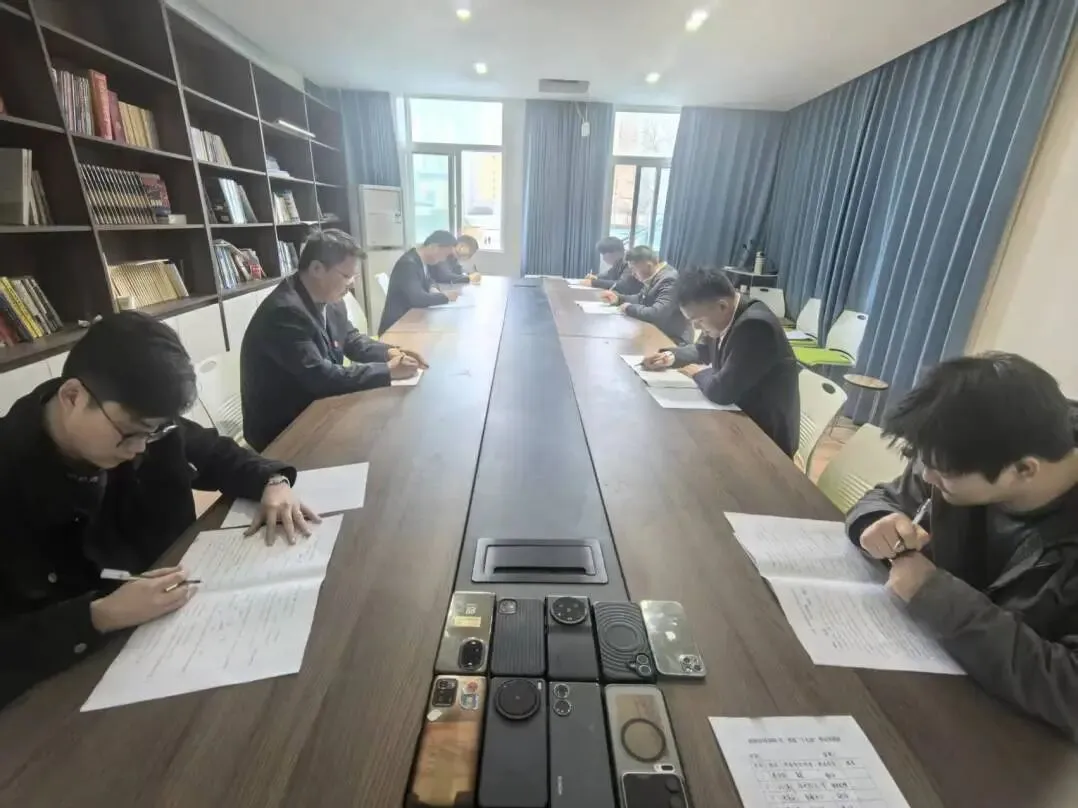 装饰公司开展2026年第一季度“十大员”模拟考试 第13张