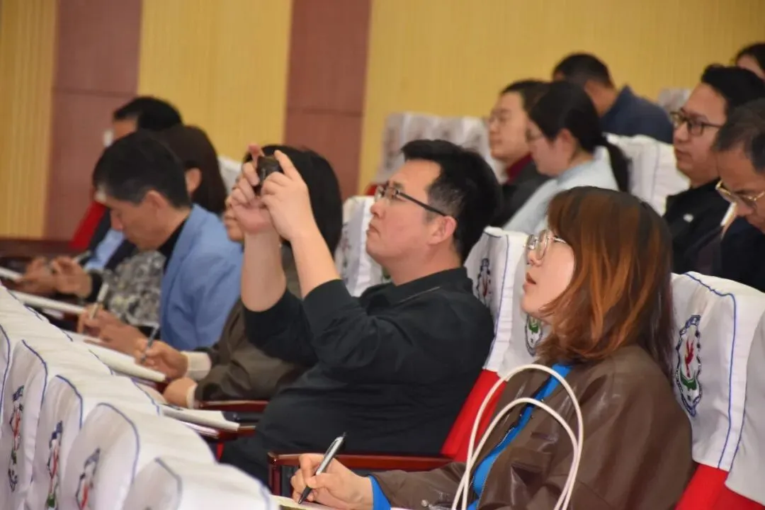 同心话中考,协力扬风帆——利津县初中语文毕业复习研讨会在利津县凤凰实验中学顺利召开 第12张