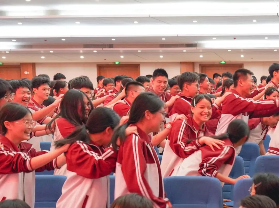 【策马鏖战百日 执笔决胜中考】我校举行2026届九年级中考百日誓师暨备考心理赋能活动 第32张