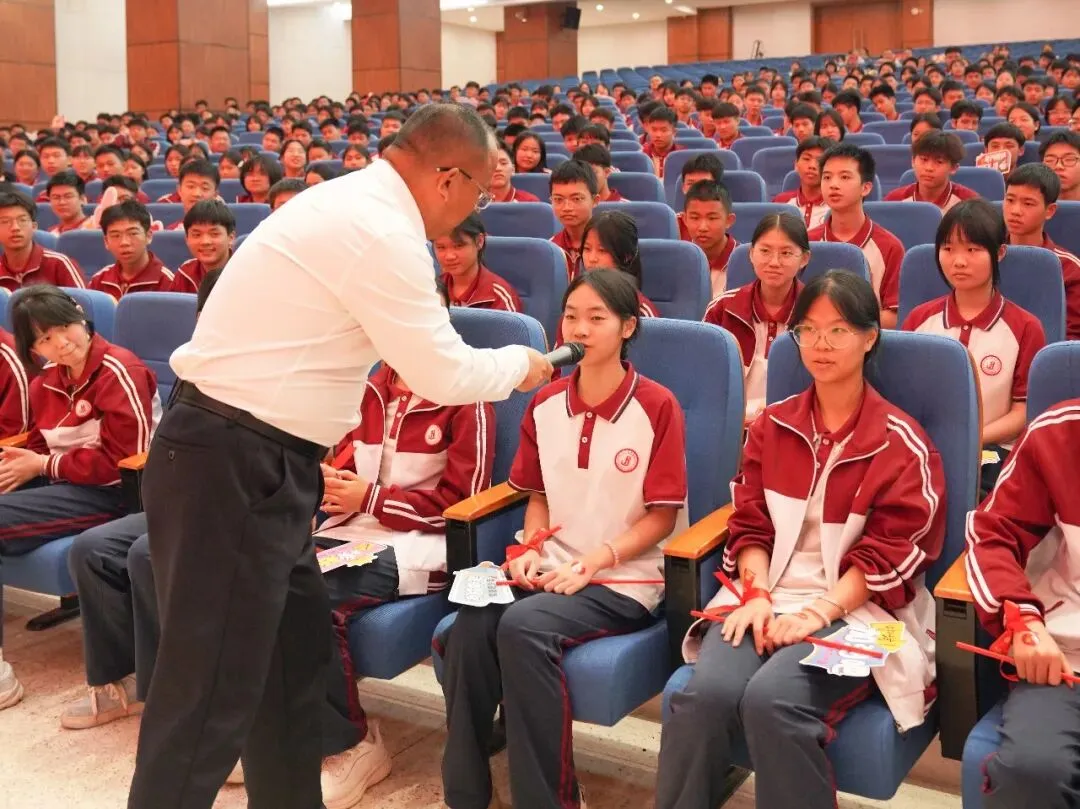 【策马鏖战百日 执笔决胜中考】我校举行2026届九年级中考百日誓师暨备考心理赋能活动 第34张