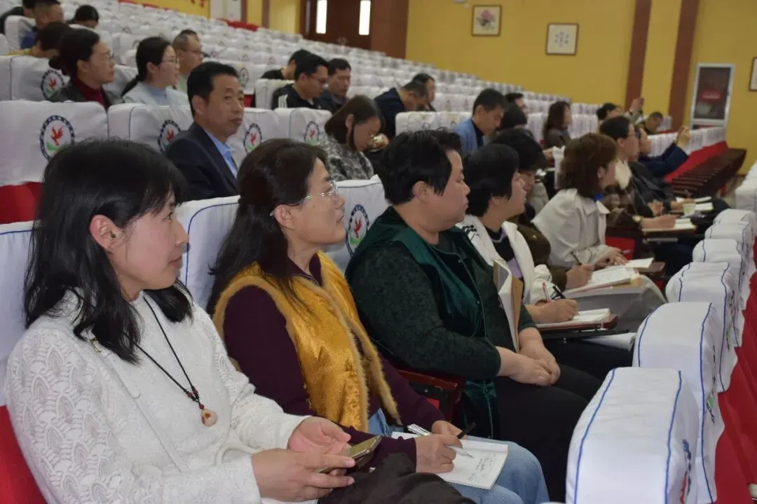 同心话中考,协力扬风帆——利津县初中语文毕业复习研讨会在利津县凤凰实验中学顺利召开 第24张