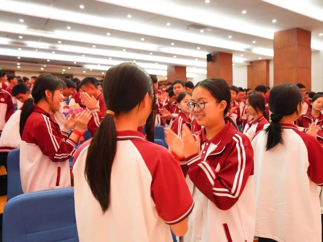 【策马鏖战百日 执笔决胜中考】我校举行2026届九年级中考百日誓师暨备考心理赋能活动 第41张