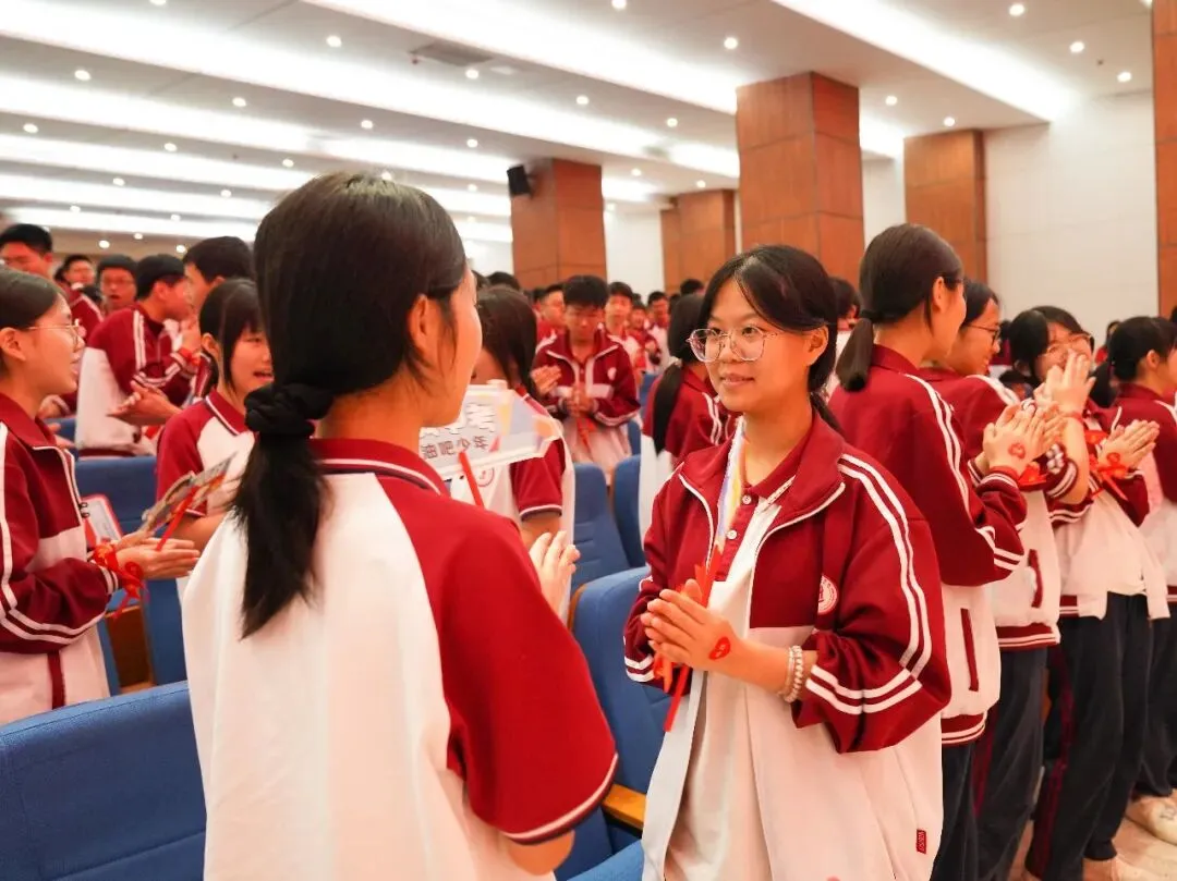 【策马鏖战百日 执笔决胜中考】我校举行2026届九年级中考百日誓师暨备考心理赋能活动 第42张