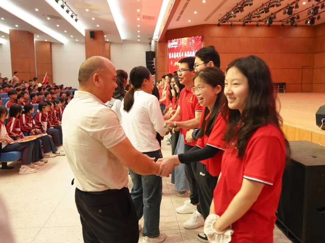 【策马鏖战百日 执笔决胜中考】我校举行2026届九年级中考百日誓师暨备考心理赋能活动 第68张