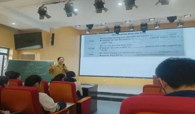 颍州区2026年九年级中考英语学科专题教研活动在我校举行 第3张