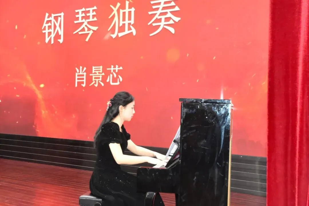 【正见未来·中考动员大会】策马扬鞭酬壮志 乘风破浪续华章 ——上海市松江区科技学校2026届九年级复习动员大会圆满举行 第8张