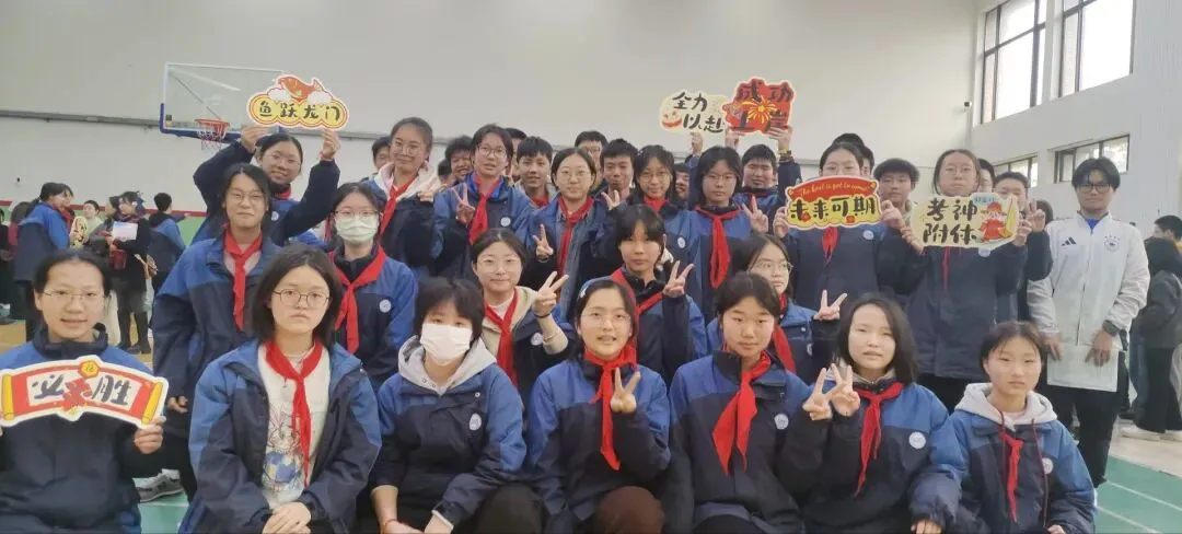 【正见未来·中考动员大会】策马扬鞭酬壮志 乘风破浪续华章 ——上海市松江区科技学校2026届九年级复习动员大会圆满举行 第18张